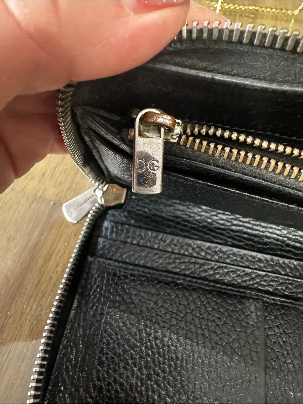 Dolce & Gabbana Black Pebbled Leather Wallet with Gold Chain Detail - Picture 4 of 8